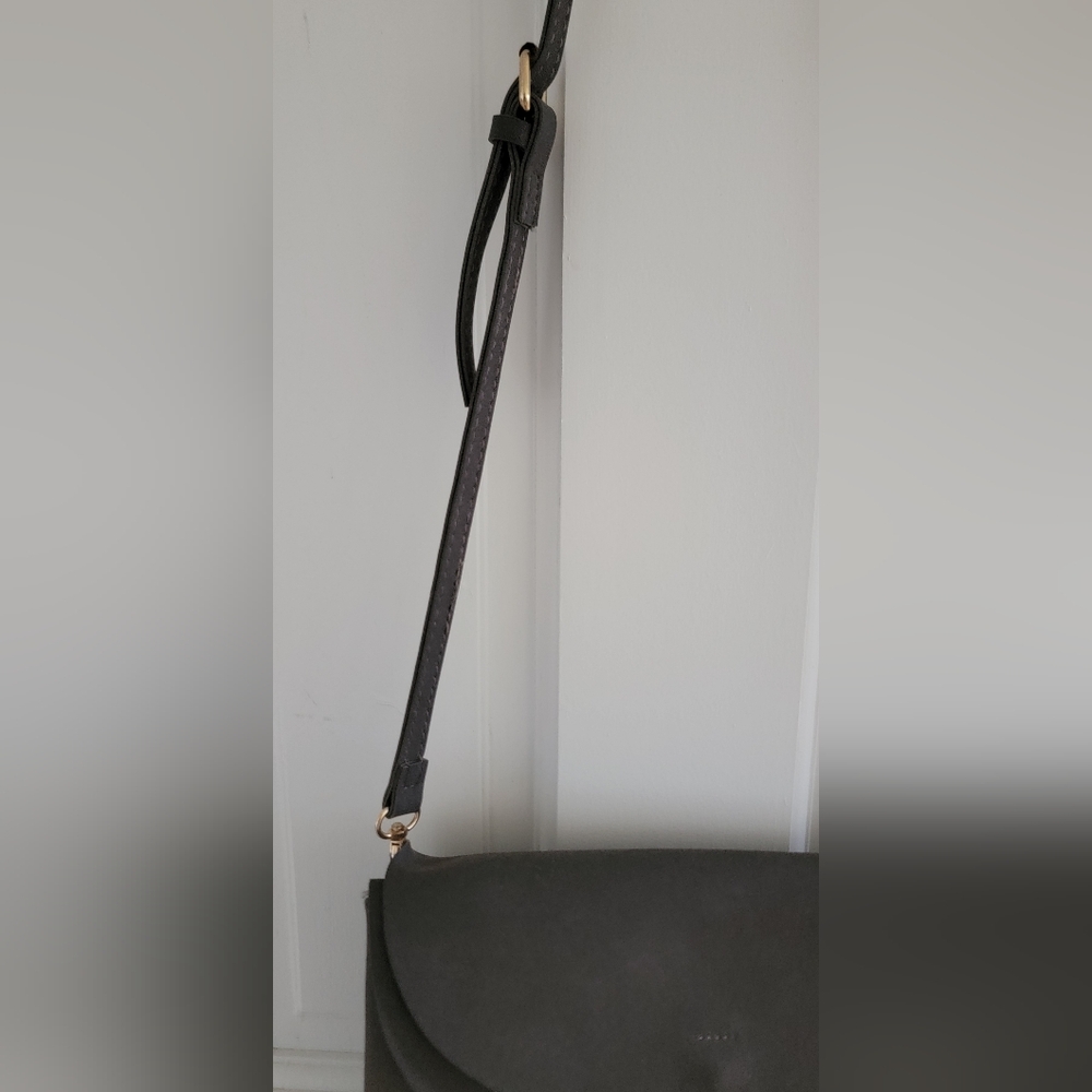Sleek Gray Crossbody Bag - Picture 2 of 15